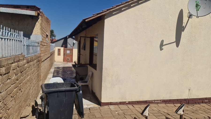 2 Bedroom Property for Sale in Mabopane Unit X North West